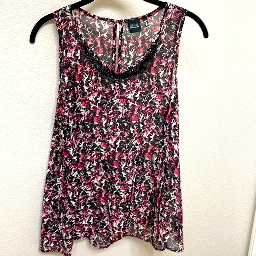 Saks 5th Ave Med Breezy Mulitcolored sleeveless swing top. Black beads at neck